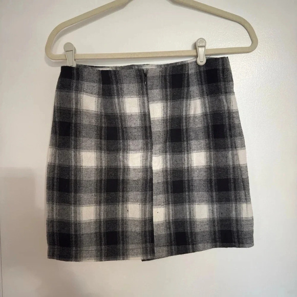 Plaid Skirt - Picture 2 of 2